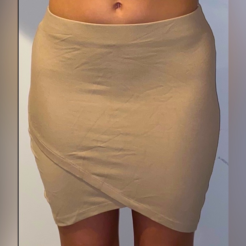 Forever 21 Tan bodycon pencil skirt size Small